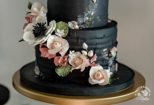 торт в черном цвете