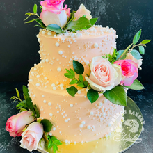 двухъярусный торт с живыми цветами на заказ в москве