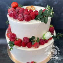 белый торт с ягодами на заказ в москве
